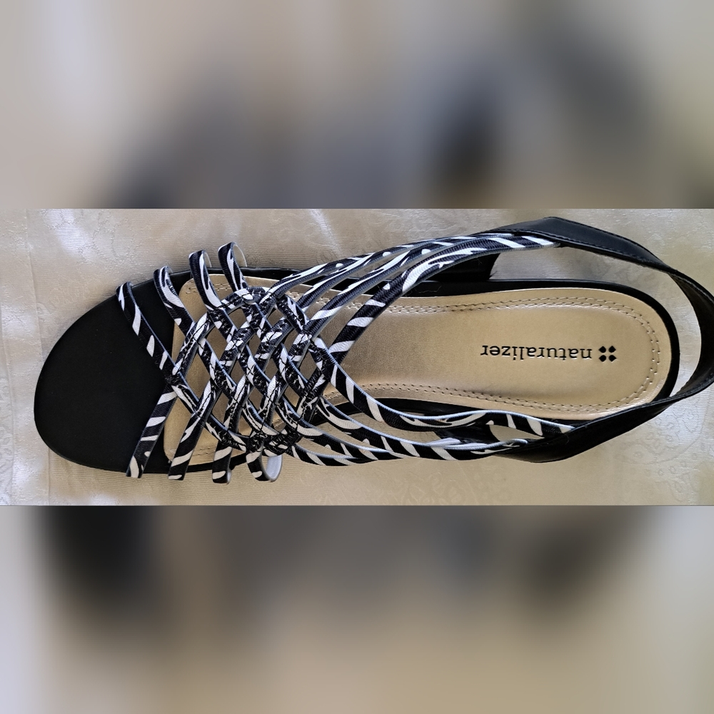 Naturalizer Sandal - Picture 3 of 4